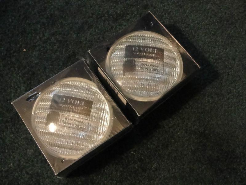 Hobbs round halogen replacement sealed beam (flood)