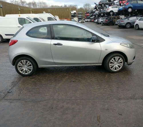 2009 mazda 2 3 door 1.3l petrol ignition, steering lock and key