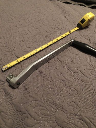 Maxwell winch handle- 10”- used- locking