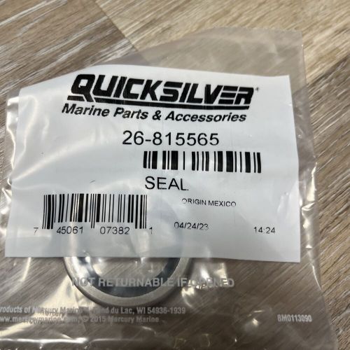 Mercury marine mercruiser new oem bearing carrier oil seal 26-815565