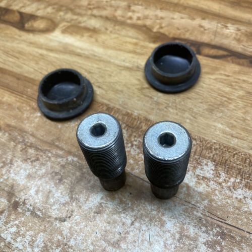 Yamaha ytm 225 ytm225 dr tri moto swing arm cap cover bolt pin mount