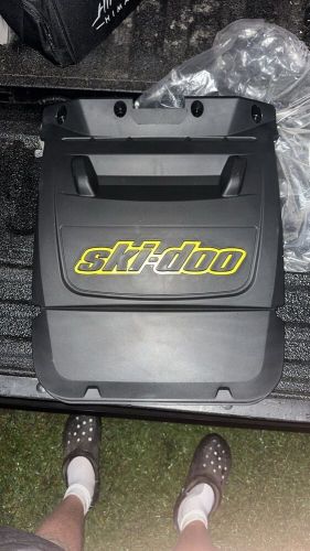 Ski doo oem rev snow flap 520000452