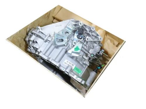 Genuine mopar 6 speed transmission 05106351aa