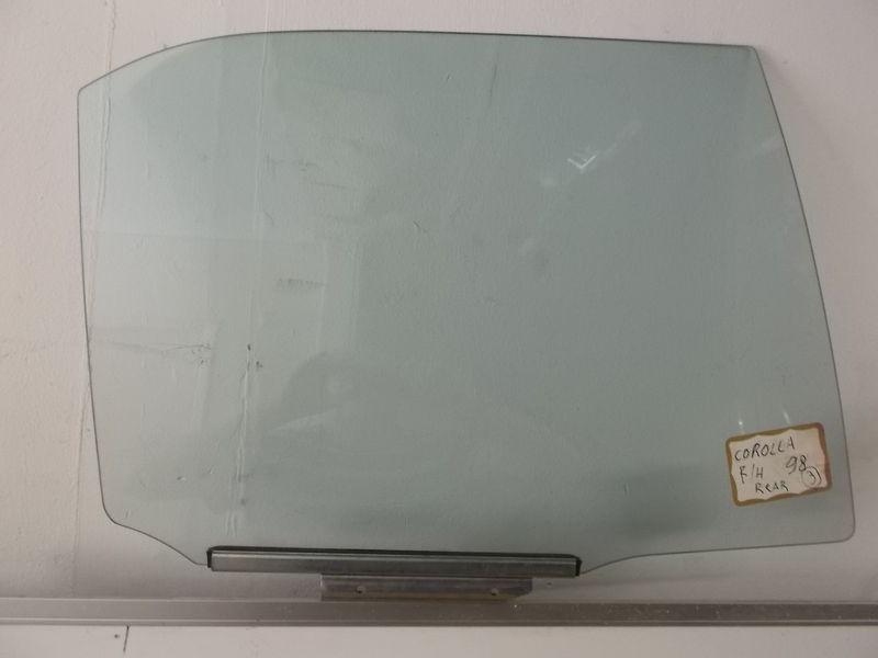 98-02 1999 toyota corolla window right rear door glass  oem