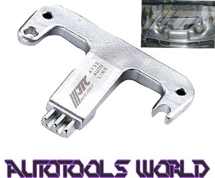 Mercedes benz flywheel locking tool