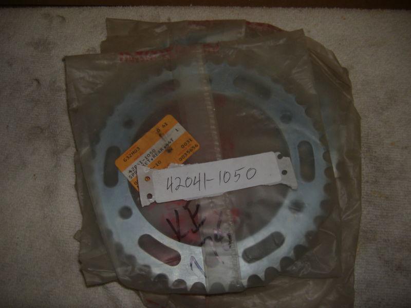 42041-1050 new kawasaki sprocket,rear,44t  ke175