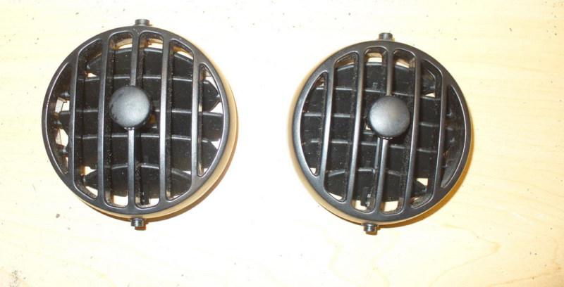 Pair of 05 06 07 08 chevrolet aveo dash ac vent oem