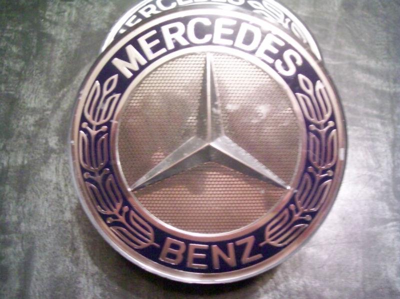  mercedes benz center cap  a1714000025   oem  good condition 