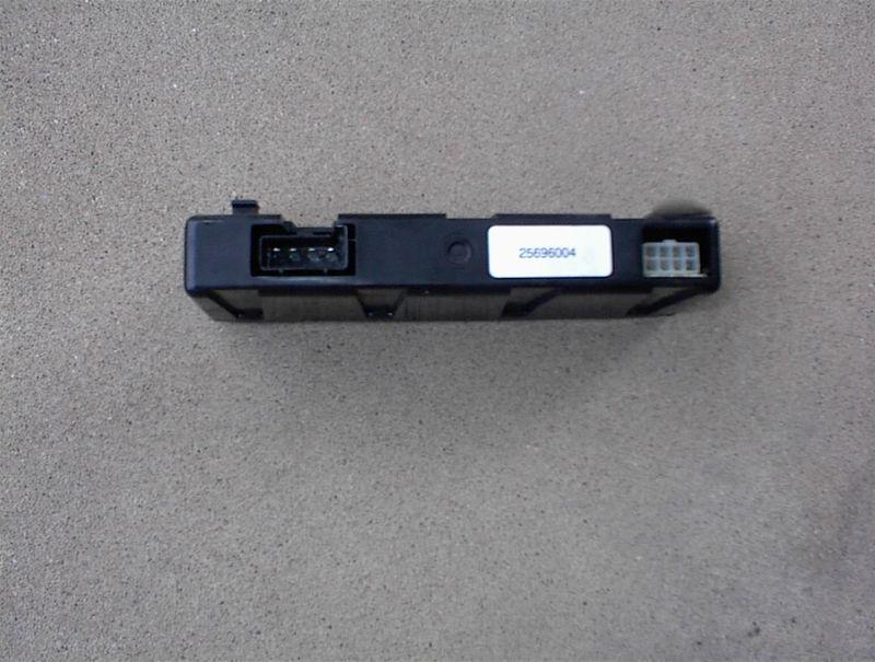 (98-036) 2002 bonneville sunroof relay box