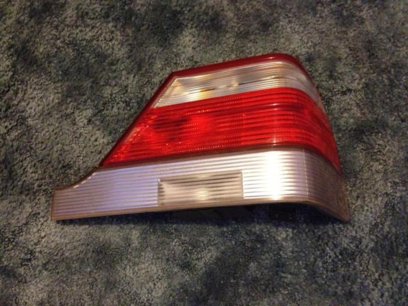 Oem mercedes w140 s320 s500 s600 95-99 right passenger taillight+bulb carriers