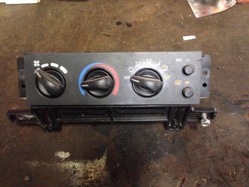 Climate control module 95 96 97 98 99 chevy cavalier sunfire w/ac 16242871