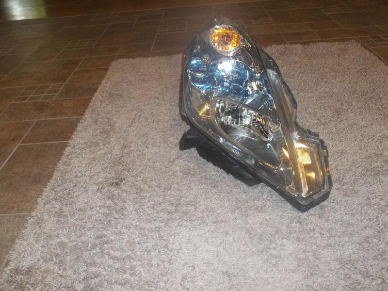 2011-2012-2013 nissan leaf passenger/right side xenon led headlight oem