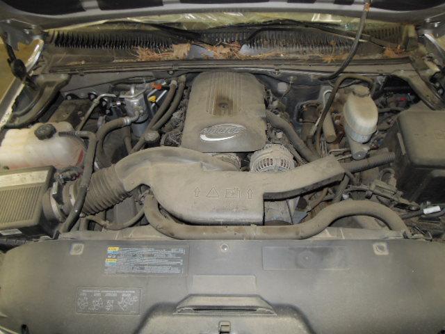 2005 gmc yukon xl 1500 air cleaner 2335700