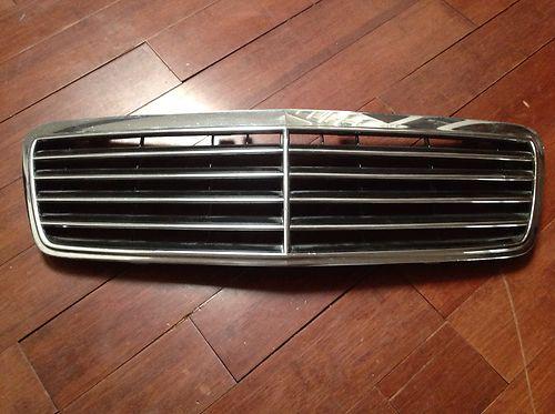 Mercedes-benz front grille oem 2088800085 98-03 mercedes clk320 clk430 clk55