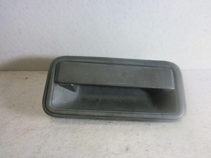 1992-1999 chevy suburban right rear door outside handle oem *p46