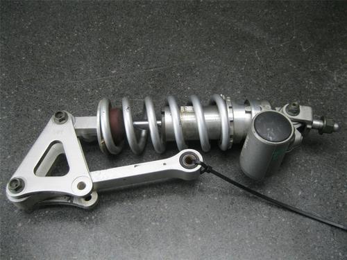 05 yamaha yzf r1 rear shock & linkage 82c