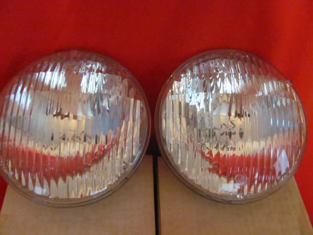 4439 sealed beam lights (two as a lot)