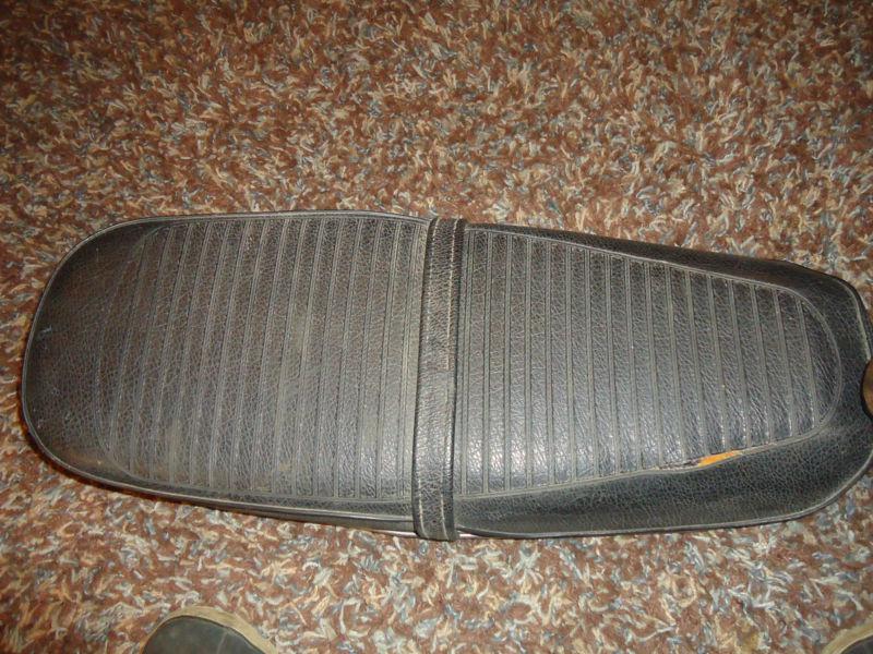 1975 yamaha rd125 rd seat with strap and chrome strip 