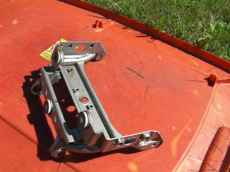 96 97 98 99 00 01 02 03 zx7 zx7r 7r zx rear seat bracket subframe support oem 