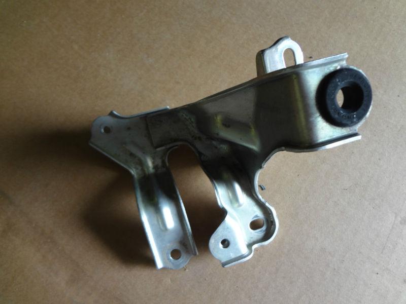 2007 - 2010 yaris  bracket holder oem