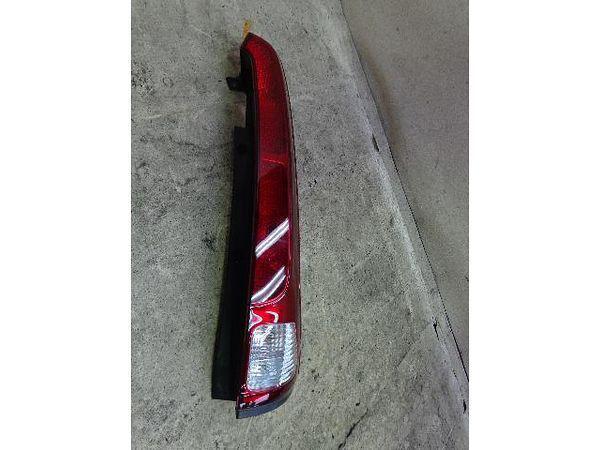 Nissan serena 2005 rear right combination lamp [2215500]