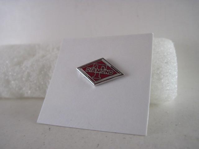 19?? vintage diamond  t   truck cloisonne  lapel pin  (cc89  10)