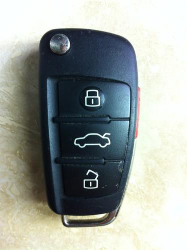 Audi flip key remote  fcc: myt 4073a  (4 button) - no reserve!