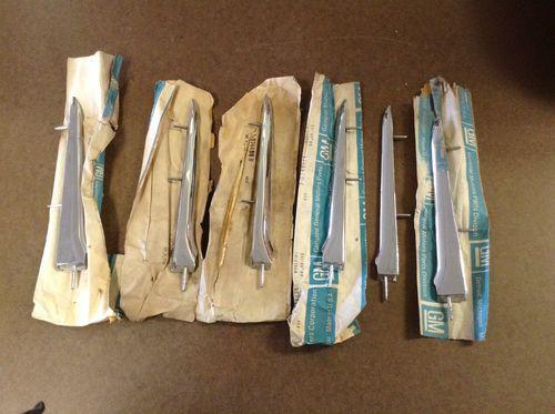 1958-1961 corvette side cove spears nos complete set