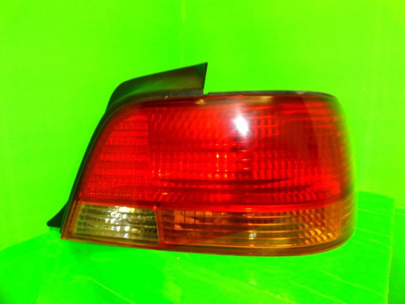 Oem 1995 1996 1997 1998 acura 3.2 tl right passenger rear tail light 