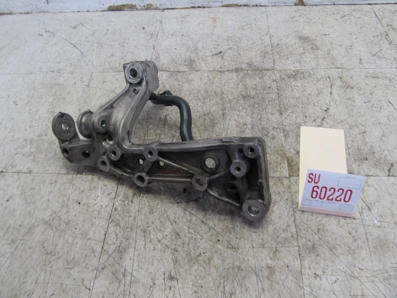 05 06 vw jetta 2.5l left driver side engine mount bracket oem