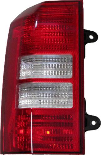 Jeep patriot 07 tail light lens & housing left lh