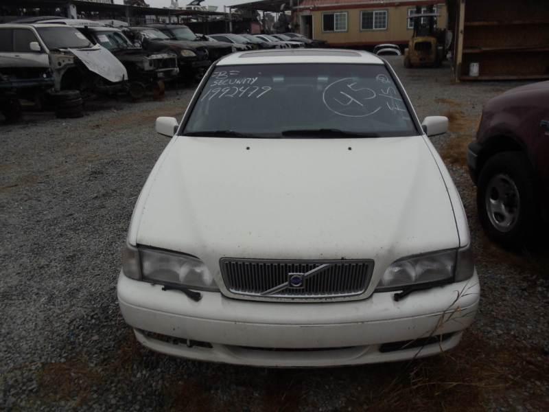 99 volvo s70 2.4 car  for parts only,engine,transmission,door,ecu.headlights