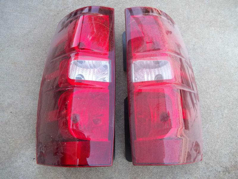 '10 chevy suburban 1500 tail lights