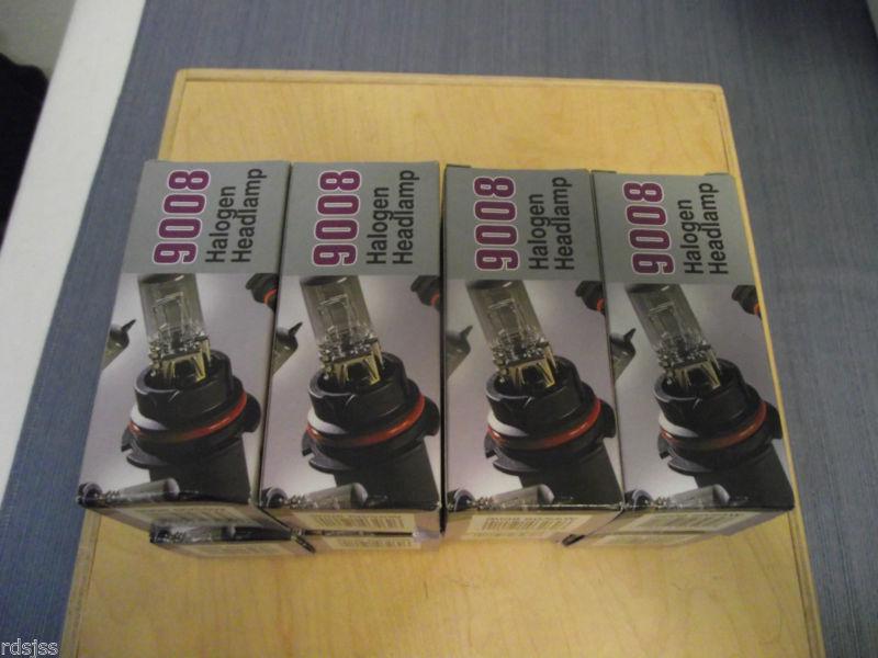 Cec 9008  lot of 8 halogen bulbs new in box