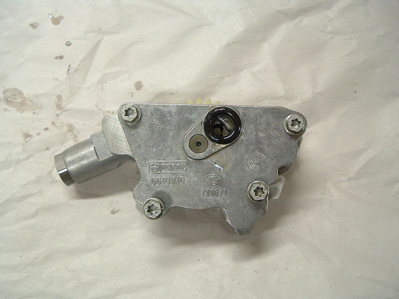 Bombardier / can-am (05 traxter 650 0 miles) oil pump