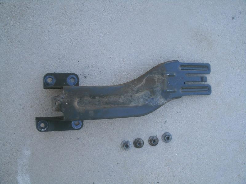 98-2002 camaro v6 3.8l power steering fluid tank mounting bracket