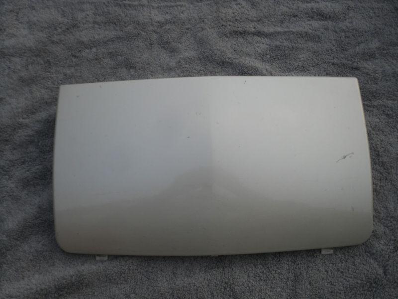 Front bumper license plate filler deville/dhs/dts 2000-2005