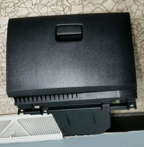 Oem 07 2007 08 2008 09 2009 nissan versa glove compartment storage box glovebox