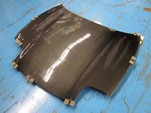 Carbon fiber scoopless hood for a 91-93 mitsubishi 3000gt / dodge stealth