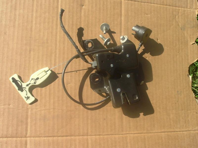 01 mercury grand marquis electric trunk release mechanism + safety pull $5