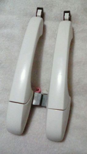 2007 chrysler caliber  door handles