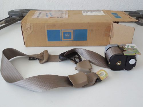 Nos 1996-97 s10 blazer trailblazer seat belt kit lh beige gm #12387497