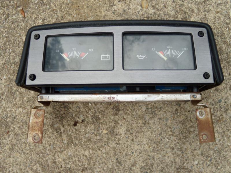 84 85 86 87 88 pontiac fiero dash instrument gauge cluster oil & battery - used