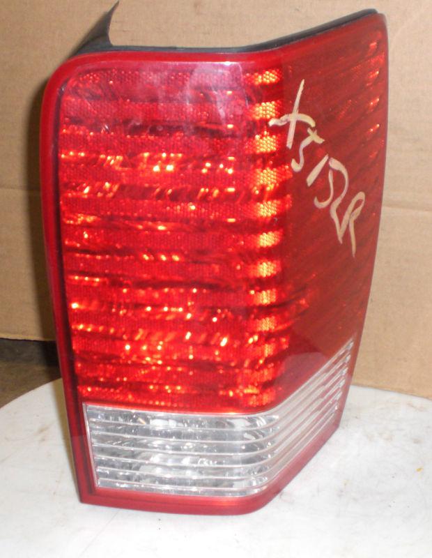 2007 to 2009 chrysler aspen passergers side tail light