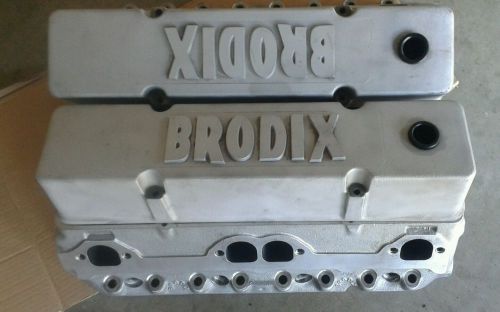 Brodix small block chevrolet track 1 heads and brodix valve covers