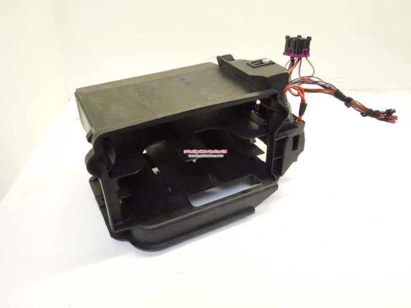 Audi a2 ecu box housing 8z0907355