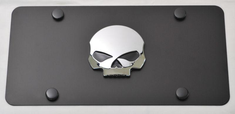 3d skull emblem on black stainless steel license plate 