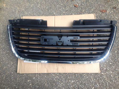 2007-2011 gmc yukon front upper black grille 15126181 