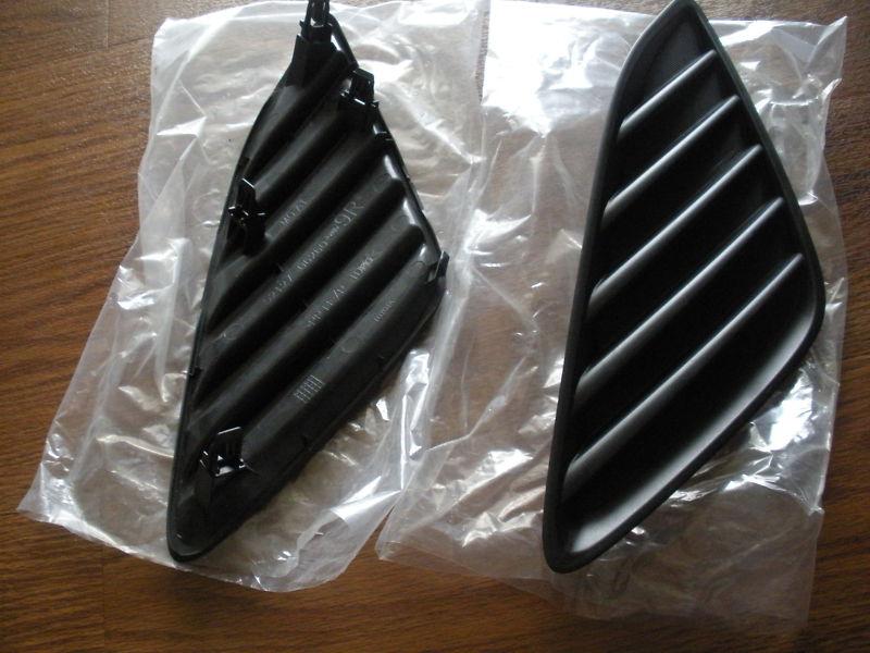 2012 toyota camry oem fog light cover inserts left and right