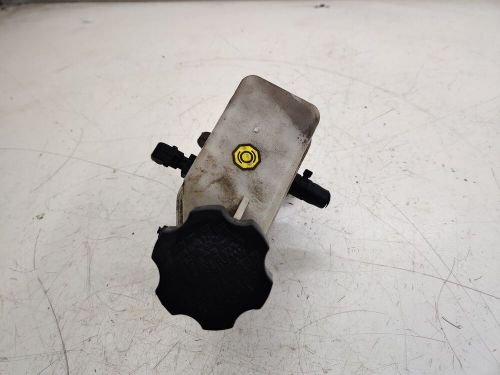 Hyundai tucson jm 2.0 crdi brake master cylinder